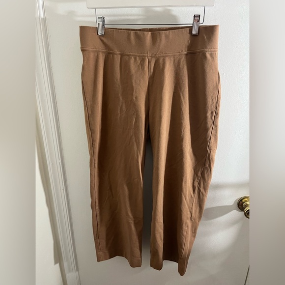 Lands' End Women's Tan Cropped Pants - Picture 3 of 6